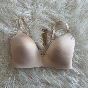 Skims Wireless Form T-shirt Bra Sand Size 36DDD